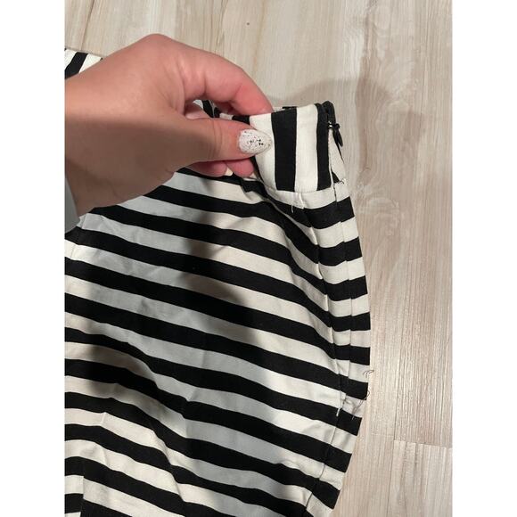 Express black and white striped shorts size 2 - Picture 5 of 5